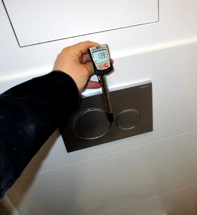 Luftströmungsmessung Installationsschacht WC Drückerplatte